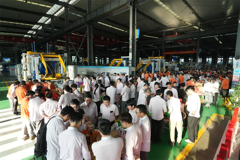 Luna plină aduce bucurie și entuziasm, iar „pariul” creează entuziasm! Petrecerea cu zarurile purtătoare de prăjituri a Festivalului de la mijlocul toamnei la Quangong Machinery s-a încheiat cu căldură