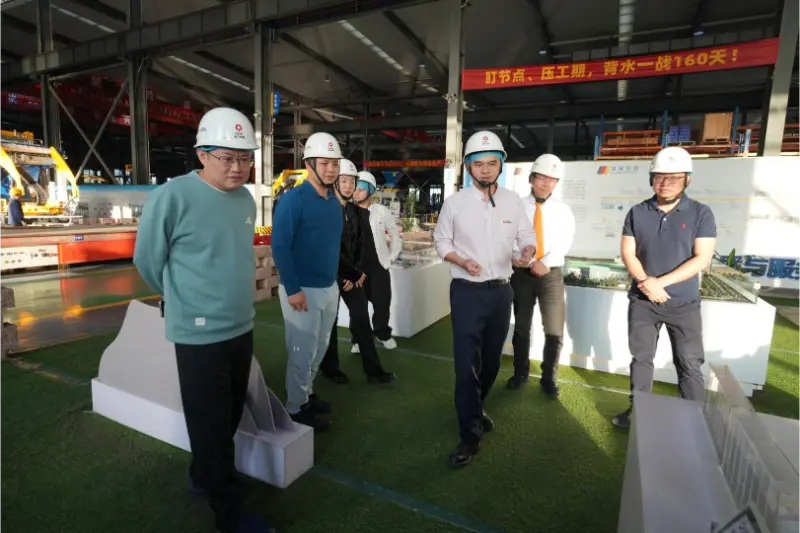 Asociația studenților întorși de peste mări Nan'an a vizitat și a efectuat cercetări la Quangong Machinery Co., Ltd.