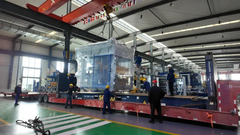 Mașinile inteligente de fabricare a cărămizii QuanGong pornesc într-o nouă călătorie în străinătate, contribuind la modernizarea ecologică a infrastructurii globale.