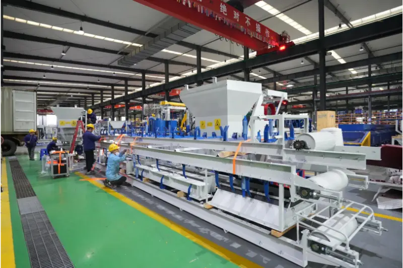 Primavara este momentul perfect pentru munca grea si progres. Quangong Machinery Co., Ltd. este ocupat cu transportul de mărfuri în străinătate.