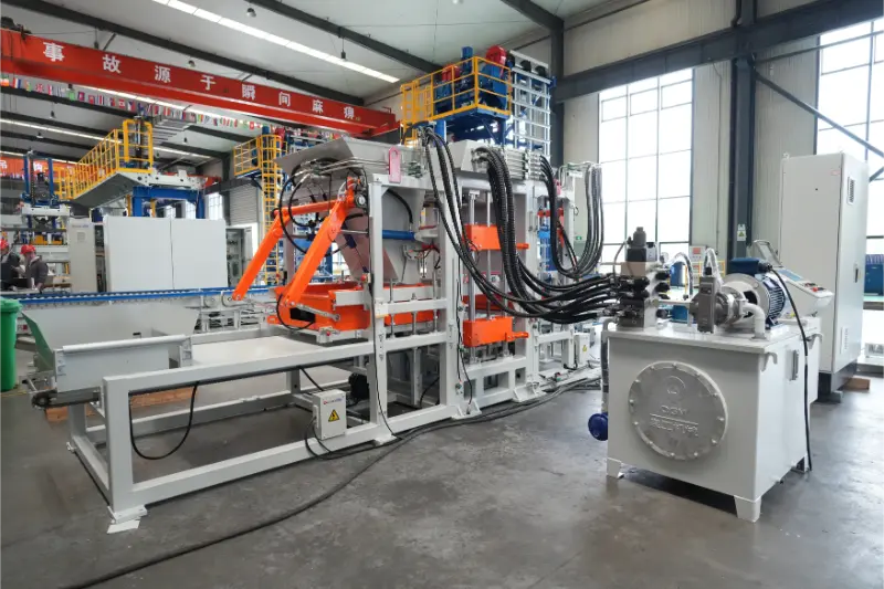 Linia de producție complet automată QT6 de la Quangong Machinery Co., Ltd. permite producția de cărămidă foarte profitabilă din deșeuri solide
