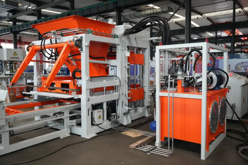 Inteligență și eficientă, sporind calitatea și productivitatea: noua linie de producție QT10 pentru fabricarea cărămizilor a Quangong Machinery Co., Ltd.