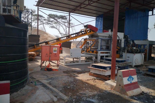 Linie automată de producție QGM QT10 pentru proiectul China Road and Bridge Corporation (CRBC) Dakar BRT (Bus Rapid Transit)