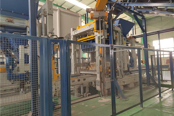 Proiectul de mașină pentru blocuri de beton Zenith1500-2 a fost pus în funcțiune, ajutând construcția municipală din Mali